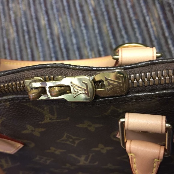 Authentic Louis Vuitton Monogram Alma PM - Picture 7 of 8